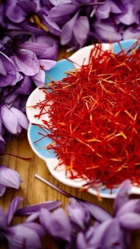 குங்குமப்பூ தண்ணீரை தினமும் குடிப்பதால் கிடைக்கும் 9 ஆச்சரியமான நன்மைகள்