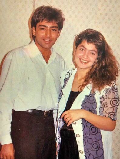 ਹਾਦਸੇ 'ਚ ਕਮਲ ਦੀ ਗਰਦਨ 'ਚ ਗੋਲੀ ਲੱਗੀ ਸੀ, ਸਰਜਰੀ ਤੋਂ ਬਾਅਦ ਉਸ ਦੀ ਜਾਨ ਤਾਂ ਬਚ ਗਈ ਸੀ ਪਰ ਇਲਾਜ ਤੋਂ ਬਾਅਦ ਵੀ ਪਰਿਵਾਰ ਦੇ ਬਾਕੀ ਮੈਂਬਰਾਂ 'ਚੋਂ ਕੋਈ ਨਹੀਂ ਬਚ ਸਕਿਆ। ਕਮਲ ਨੇ ਦੱਸਿਆ ਕਿ ਅੱਜ ਵੀ ਉਹ ਉਸੇ ਘਰ ਵਿੱਚ ਰਹਿ ਰਿਹਾ ਹੈ ਜਿੱਥੇ ਉਸ ਦੇ ਪਰਿਵਾਰ ਦੀ ਮੌਤ ਹੋ ਗਈ ਸੀ।