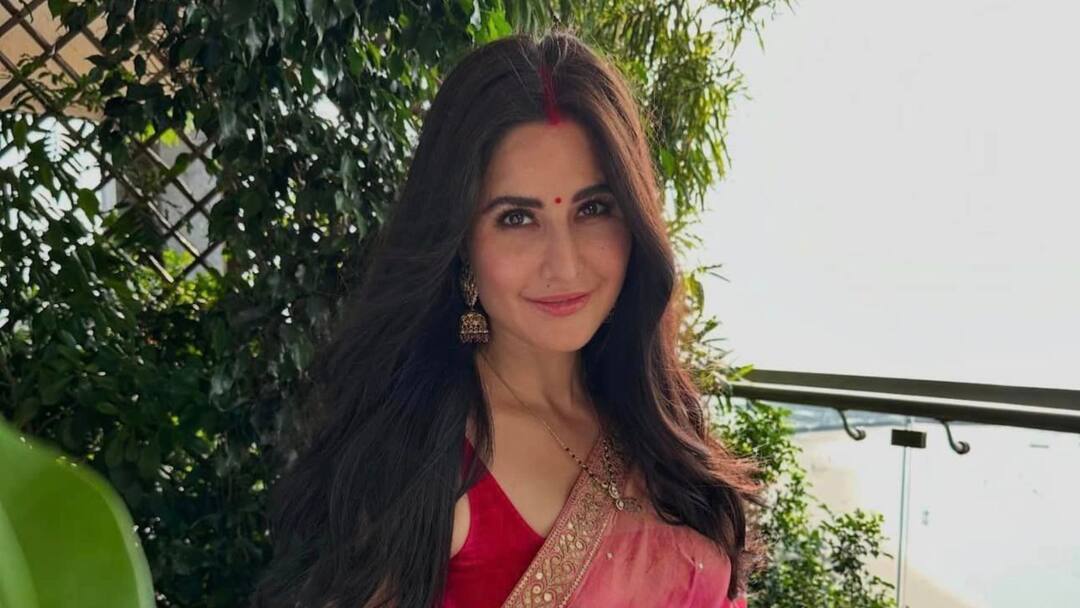 Katrina on Karva Chauth: করবা চৌথে বদলে গেল ক্যাটরিনার প্রোফাইল, সিঁদুর-মঙ্গলসূত্র লুকে মুগ্ধ নেটিজেনরা Katrina Kaif changed profile photo at Karva Chauth shares photo with Vicky Kaushal Entertainment News Katrina on Karva Chauth: করবা চৌথে বদলে গেল ক্যাটরিনার প্রোফাইল, সিঁদুর-মঙ্গলসূত্র লুকে মুগ্ধ নেটিজেনরা