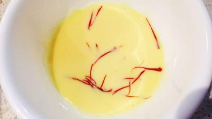 1. Saffron For Instant Glow: Saffron, known as kesar in Ayurveda, is one of the most potent ingredients for glowing skin. It is rich in antioxidants and has anti-inflammatory properties that rejuvenate the skin. To use it, just soak a few strands of saffron in milk overnight. Mix the infused milk with honey and apply it to your face the next morning. Leave it on for 15-20 minutes and then wash it off with lukewarm water. (Image Source: Pinterest/deavitafr)