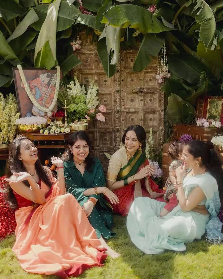 दरअसल, शोभिता धूलिपाला ने हाल ही में अपने इंस्टाग्राम अकाउंट पर कुछ तस्वीरें शेयर की हैं। इसमें एक्ट्रेस अपनी शादी की रस्में निभाती नजर आ रही थीं.