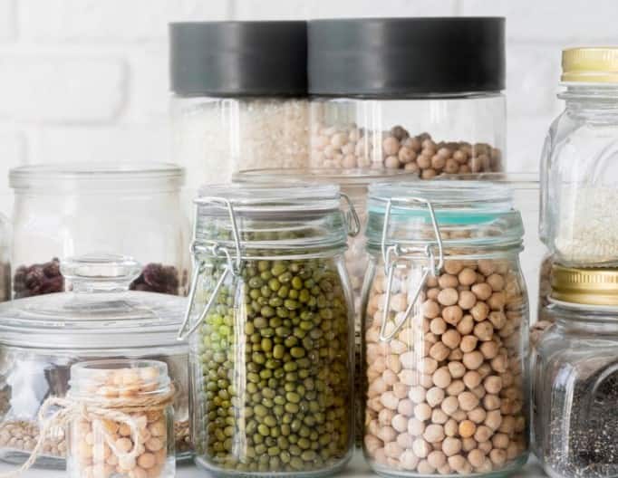 ਇਸ ਤਰ੍ਹਾਂ ਅਨਾਜ ਨੂੰ ਸਹੀ ਢੰਗ ਨਾਲ ਸਟੋਰ ਕਰੋ। ਦਾਣਿਆਂ ਨੂੰ ਠੰਢੀ ਅਤੇ ਸੁੱਕੀ ਥਾਂ 'ਤੇ ਰੱਖੋ। ਅਨਾਜ ਨੂੰ ਹਮੇਸ਼ਾ ਏਅਰਟਾਈਟ ਕੰਟੇਨਰ ਵਿੱਚ ਸਟੋਰ ਕਰੋ। ਨਿਯਮਤ ਤੌਰ 'ਤੇ ਅਨਾਜ ਦੀ ਜਾਂਚ ਕਰੋ।