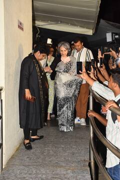 मां शर्मिला और बहनों संग फैमिली मूवी डेट पर गए Saif Ali Khan, गायब दिखीं करीना कपूर