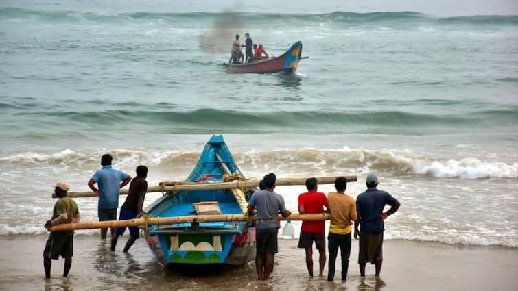 cyclone dana landfall expected on 24 october high alert in odisha and west bengal   Cyclone Dana: કેટલું ખતરનાક છે ચક્રવાત વાવાઝોડું 'દાના', બંગાળ-ઓડિશામાં હાઈ એલર્ટ  