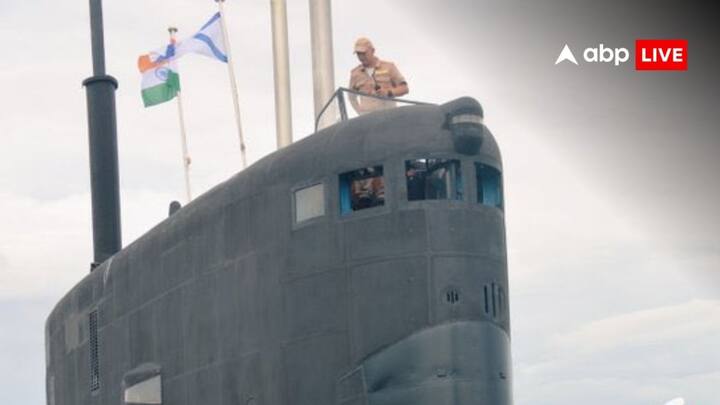 फोटो शेयर करते हुए पीआरओ डिफेंस कोच्चि ने लिखा कि यह सब्मरीन भारत और रूस के बीच की दोस्ती का प्रतीक है. भारत और रूस के बीच समुद्री सहयोग लगातार बढ़ता जा रहा है.