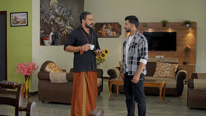 సత్యకి రాజకీయం తెలియదురా అంటే..గెలవడం తెలుసు అంటాడు. అంటే నా అనుభవానికి విలువలేదా అంటే.. బాపు మిమ్మల్ని అందరూ అభిమానిస్తున్నా లోపల భయపడుతున్నారు.. కట్టుకున్న భార్యని చంపాలని మీ పెద్దకొడుకు ప్రయత్నించాడు ఇలాంటి టైమ్ లో నర్సింహని చంపేస్తే మనకు మాయని మచ్చ అవుతుంది