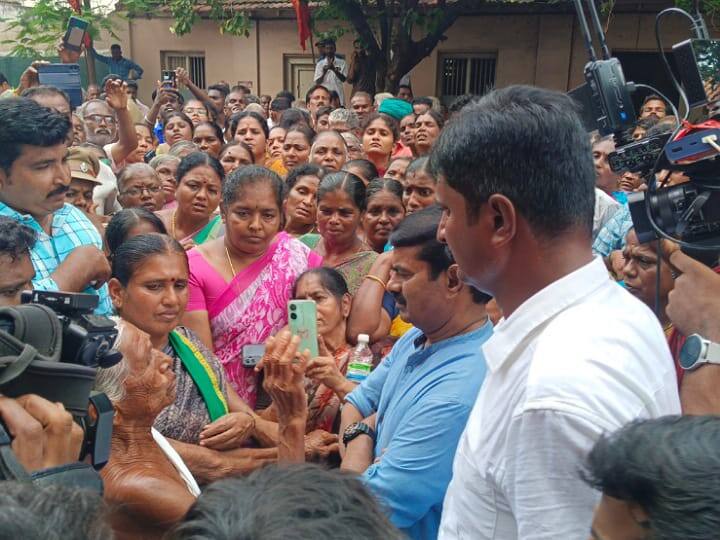 karur Naam Tamilar Party coordinator Seeman கருணாநிதி பேரன் என்பதை தவிர உதயநிதிக்கு என்ன தகுதி உள்ளது? - சீமான்