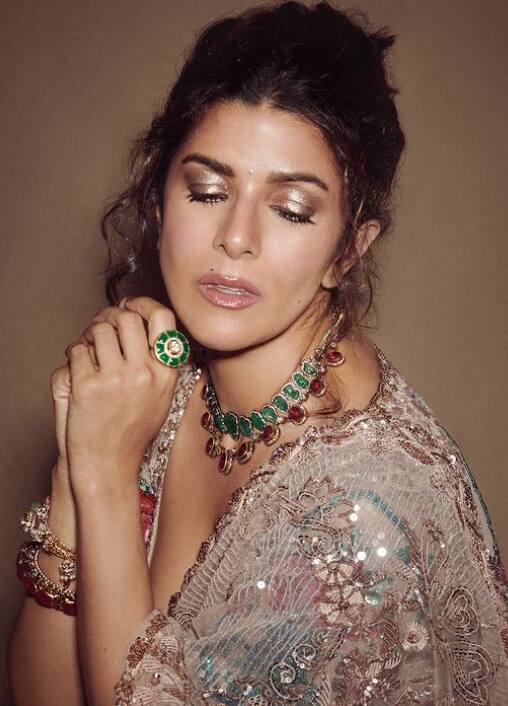 2005 में, निम्रत को शूजीत सरकार की वॉर ड्रामा यहां में एक ब्लिंक-एंड-मिस भूमिका में देखा गया था. उन्होंने 2006 में अंग्रेजी फिल्म वन नाइट विद द किंग से अपने फिल्मी करियर की शुरुआत की थी. निम्रत को पहला लीड रोल 2012 में वासन बाला निर्देशित और अनुराग कश्यप निर्मित पेडलर्स में मिला था. हालांकि ये फिल्म कभी रिलीज़ नहीं हुई.