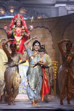 ZEE MARATHI AWARD 2024 देवींच्या अवतारात नायिकांचं धमाकेदार सादरीकरण !