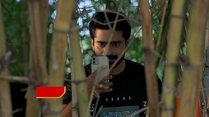 సత్య పూజ చేస్తుంటే చాటుగా ఫొటోస్ తీస్తుంటాడు సంజయ్..సత్య గమనించి క్లాస్ వేస్తుంది..ఇంతలో క్రిష్ వచ్చి సంజయ్ ఫోన్ తీసుకుని చూసి షాక్ అవుతాడు...
