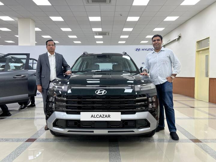 Car Buying Tips: এই বছর আমরা বেশ কয়েকটি নতুন লঞ্চ দেখেছি। বেশিরভাগই SUV নিয়ে এসেছে কোম্পানিগুলি। তাই, আমরা 25 লাখ সেগমেন্টের মধ্যে এই মুহূর্তে কেনার জন্য সেরা SUVগুলি নিয়ে এসেছি। কারণ এই এসইউভিগুলির দিকেই বেশি আগ্রহ দেখাচ্ছে বাজার এবং ক্রেতারা। আমরা এখানে নতুন SUV লঞ্চের সেরাগুলির সম্পর্কে বিস্তারিত জানাব।