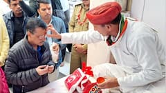 अरविंद केजरीवाल ने पत्नी सुनीता केजरीवाल के साथ माता वैष्णो देवी के किए दर्शन, क्या कामना की?