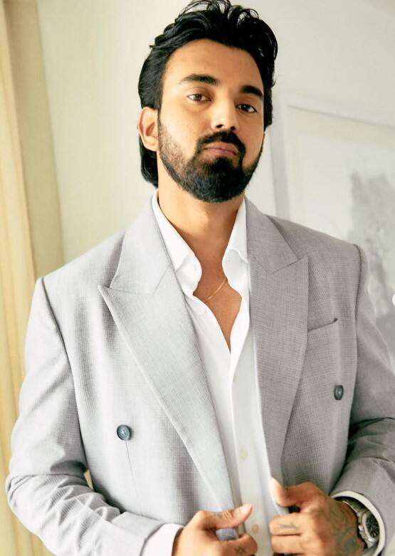 KL Rahul ਨੇ ਬੈਂਗਲੁਰੂ ਪਿੱਚ ਨੂੰ KISS ਕਰ ਟੈਸਟ ਕ੍ਰਿਕਟ ਨੂੰ ਕਿਹਾ ਅਲਵਿਦਾ