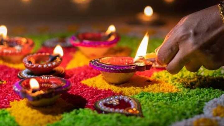 লক্ষ্মী পুজোর দিন দেবী লক্ষ্মীর পূজা করা হয়। কিন্তু এ বছর লক্ষ্মী পূজা কোন দিন এবং কোন সময়ে করা উচিত তা নিয়ে মানুষের মনে বিভ্রান্তি রয়েছে।