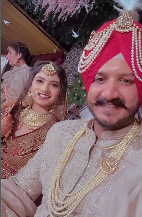 ਉਨ੍ਹਾਂ ਦੀਆਂ ਖੁਸ਼ੀਆਂ ਵਿੱਚ ਪੰਜਾਬੀ ਸੰਗੀਤ ਜਗਤ ਦੇ ਕਈ ਸਿਤਾਰਿਆਂ ਨੇ ਹਿੱਸਾ ਲਿਆ। ਜਿਸ ਦੀਆਂ ਕਈ ਤਸਵੀਰਾਂ ਅਤੇ ਵੀਡੀਓ ਸੋਸ਼ਲ ਮੀਡੀਆ ਉੱਪਰ ਤੇਜ਼ੀ ਨਾਲ ਵਾਇਰਲ ਹੋ ਰਹੀਆਂ ਹਨ।