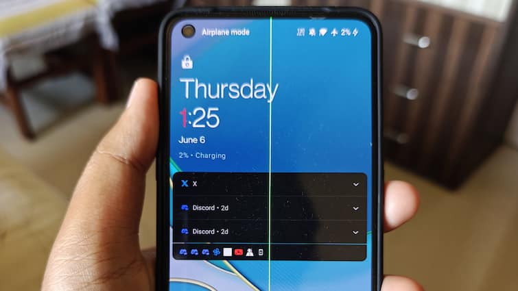 OnePlus to offer screen replacement after showing green line issue company issued statement OnePlus का बड़ा फैसला, फोन में आ रही ग्रीन लाइन की दिक्कत पर फ्री में मिलेगी ये चीज!