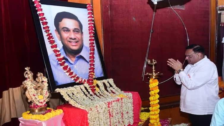 Shrikant Jichkar: 42 यूनिवर्सिटी...20 डिग्रियां, सांसद और विधायक भी रहा, ये है भारत का सबसे पढ़ा-लिखा शख्स Success Story of Shrikant Jichkar most educated person of India studied in 42 universities got 20 degrees became MP and MLA Shrikant Jichkar: 42 यूनिवर्सिटी...20 डिग्रियां, सांसद और विधायक भी रहा, ये है भारत का सबसे पढ़ा-लिखा शख्स