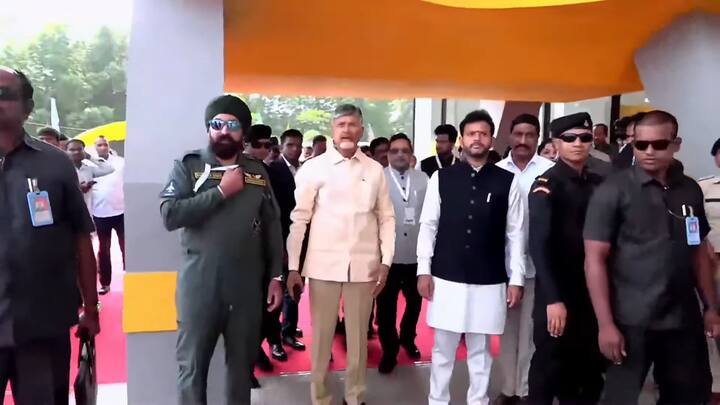 మంగళగిరిలోని సీకే కన్వెన్షన్ లో అమరావతి డ్రోన్ సమ్మిట్ ఘనంగా ప్రారంభమైంది.