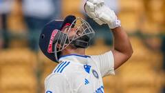 ऋषभ पंत ने रैंकिंग में कोहली को छोड़ा पीछे, सरफराज ने भी लगाई लंबी छलांग