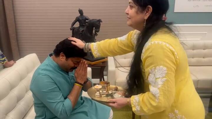 'ओवाळणीत एकही रुपया नको, पण आमदारकी पाहिजे' असं शर्मिला ठाकरेंनी सर्व मनसे उमेदवारांना खडसावून सांगितलं.