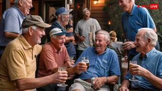 इसे कहते हैं असली यारी! हर हफ्ते मिलकर बियर पार्टी करते हैं 6 दोस्त, 56 सालों से चल रहा है ये सिलसिला