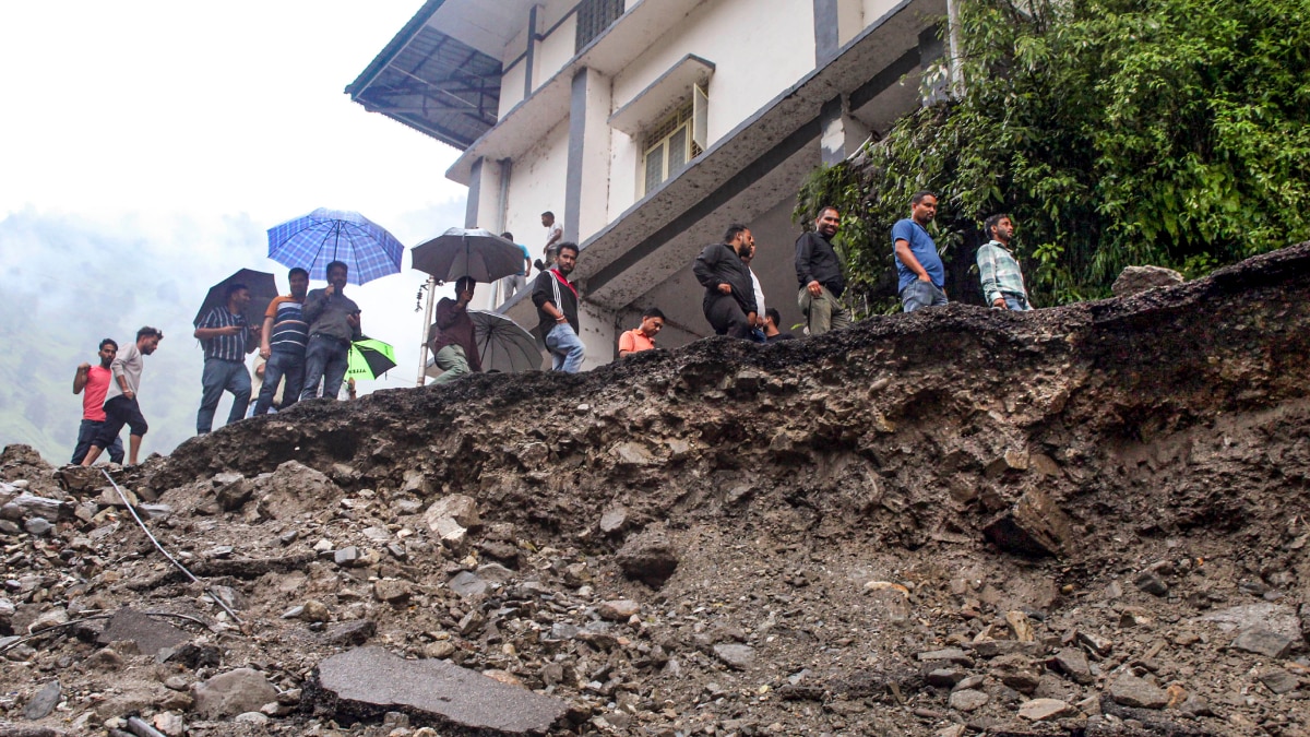 उत्तराखंड में ‘निर्माण कार्यों’ से बढ़ा आपदा का खतरा, इस मानसून 500 नए भूस्खलन जोन बने चुनौती