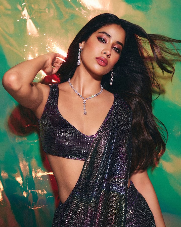 On the work front, Jhanvi Kapoor was last seen in the film 'Kanguva'. Now she will be seen in the film 'Sunny Sanskari Ki Tulsi Kumari' with Varun Dhawan.