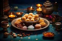 Diwali 2024: बिना इन मिठाइयों के पूरी नहीं हो सकती है दिवाली, हर कोई करता है पसंद