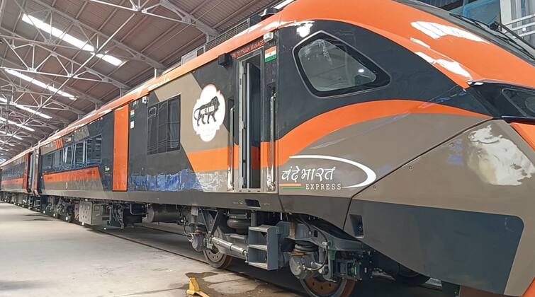 Vande Bharat Sleeper Coach Know Features When It Will Be Open to Public TNN Vande Bharat Sleeper: வந்தே பாரத் ஸ்லீப்பர் கோச் அறிமுகம் - என்னென்ன வசதிகள், எப்போது பயன்பாட்டுக்கு வருகிறது தெரியுமா ?