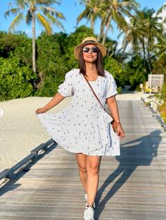 कैंसर से जंग के बीच मालदीव में एंजॉय कर रहीं हिना खान, पूल साइड तस्वीर से हिला डाला इंटरनेट