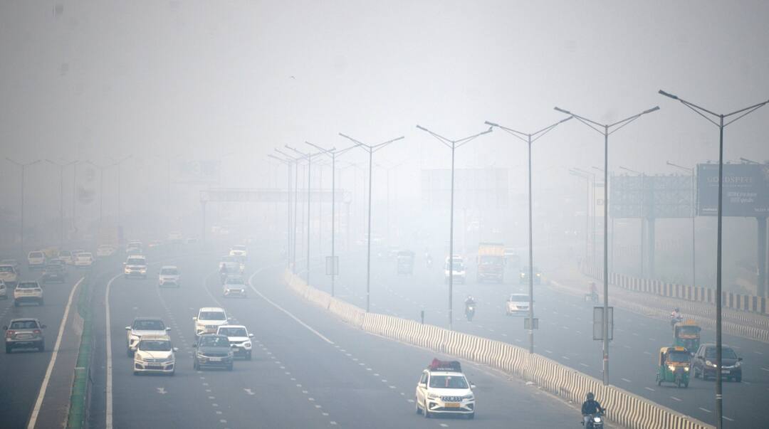 Delhi AQI Air Pollution AAP Minister Gopal Rai on stubble burning Diwali 2024 Artificial rain ANN आने वाले समय में कैसी होगी दिल्ली की हवा? पर्यावरण मंत्री गोपाल राय ने बताया क्या हो सकता है समाधान