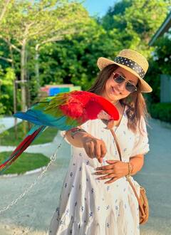 कैंसर से जंग के बीच मालदीव में एंजॉय कर रहीं हिना खान, पूल साइड तस्वीर से हिला डाला इंटरनेट