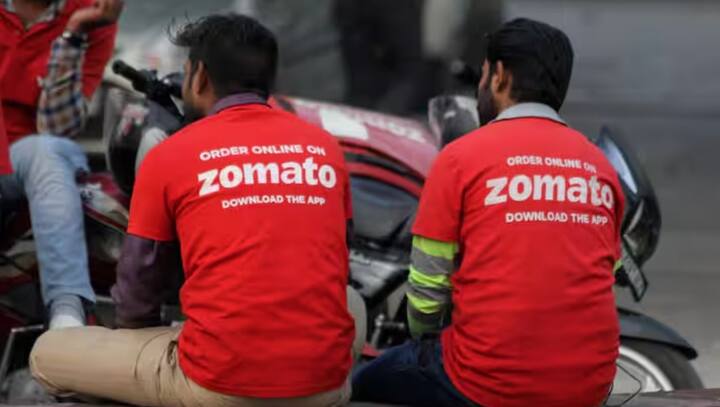 Zomato Share Price Target : सध्या झोमॅटो या शेअरची सगळीकडे चर्चा आहे. झोमॅटो कंपनीच्या नफ्यात, महसुलात वाढ झाली आहे. त्यामुळेच सीएलएसए या ब्रोकरेज फर्मने झोमॅटो शेअर्स खरेदी केल्यास चांगला नफा मिळू शकतो असा दावा केला आहे.