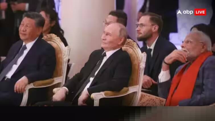 Photo Viral brics summit 2024 smiling picture pm modi putin and xi jinping went viral see પીએમ મોદી, પુતિન અને શી જિનપિંગની ખડખડાટ હસતી કઇ તસવીર થઇ વાયરલ, અમેરિકાનું વધ્યું ટેન્શન