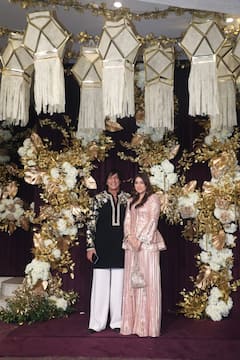 Shalni Passi & Bollywood Wives Look Stunning At Manish Malhotra's Diwali Party; See Pics