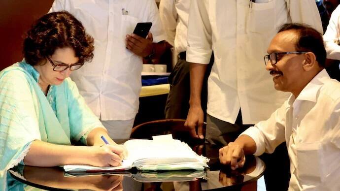 election updates 2024 congress leader priyanka gandhi filed nomination for wayanad lok sabha વાયનાડ લોકસભા ચૂંટણી માટે પ્રિયંકા ગાંધીએ ભર્યુ ઉમેદવારી ફોર્મ, રાહુલ સહિતના નેતાઓ રહ્યાં ઉપસ્થિત