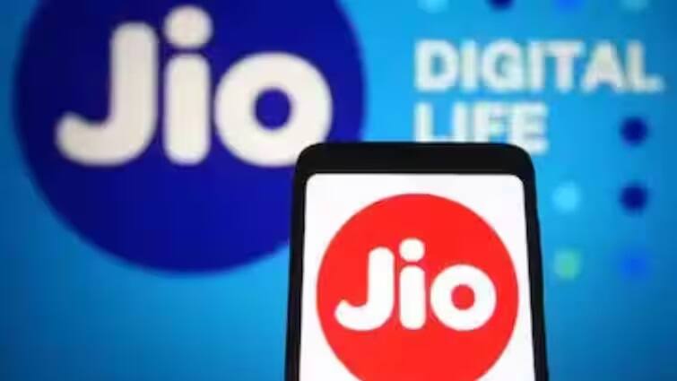 Diwali offer news jio offers unlimited 5g data with rs 101 recharge plan on diwali 2024 mukesh ambani Jio ની દિવાળી ગિફ્ટ, આ ઇન્ટરનેટ પ્લાન થયો સસ્તો, માત્ર 101 રૂપિયામાં મળશે અનલિમીટેડ 5G