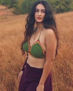 Megha Shukla Photo: અભિનેત્રી મેઘા શુક્લાએ સાડી પહેર્યા વિના કેમેરા સામે આપ્યા બોલ્ડ પોઝ