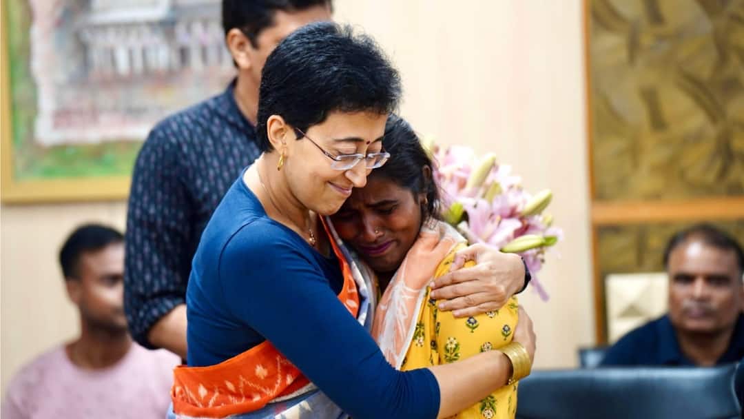 Delhi: AAP To Deploy Terminated Bus Marshals As Civil Defence Volunteers To Help Mitigate Air Pollution Delhi AAP To Deploy Terminated Bus Marshals As Civil Defence Volunteers To Help Mitigate Air Pollution Delhi: AAP To Deploy Terminated Bus Marshals As Civil Defence Volunteers To Help Mitigate Air Pollution