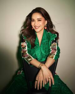 जब बचपन में पटाखों की वजह से जल गए थे माधुरी दीक्षित के बाल, एक्ट्रेस ने सुनाया था रूह कंपा देने वाला किस्सा