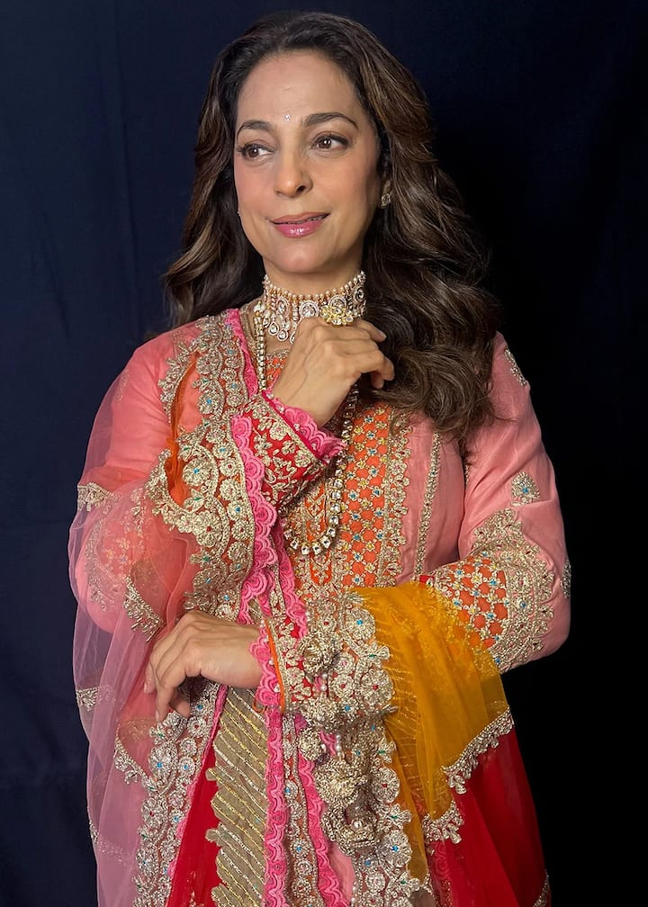 2024 च्या हुरुन श्रीमंतांच्या यादीनुसार, अभिनेत्री जुही चावलाकडे 580 मिलियन डॉलर म्हणजेच सुमारे 4600 कोटींची संपत्ती आहे.