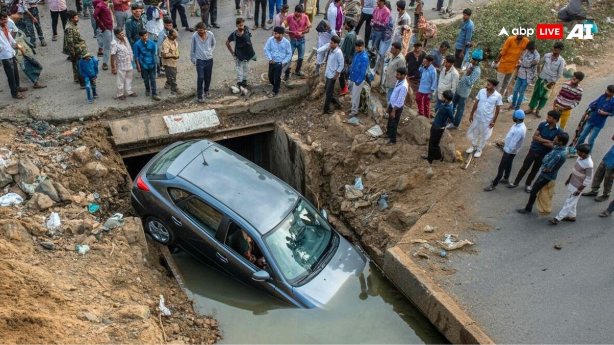 Road Accident: राजस्थान के सिरोही में भीषण हादसा, हाईवे से नाले में जा गिरी बेकाबू कार, 5 की मौत, एक घायल