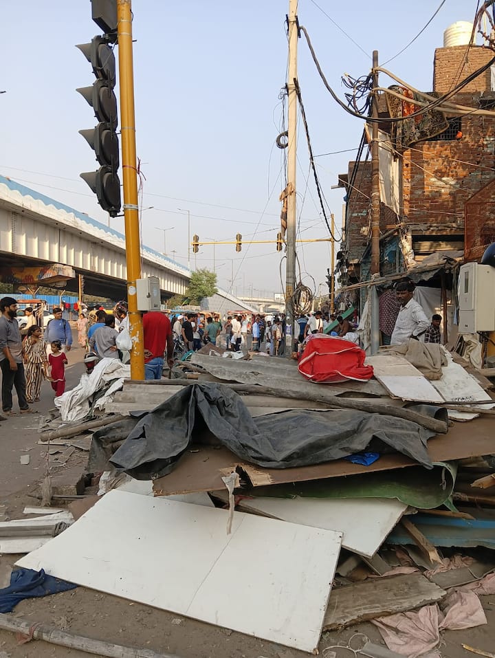 To ensure that people do not face any kind of trouble on Diwali, the police will take daily action in collaboration with MCD to deal with long traffic jams on the roads. So that there is no jam on the road and people who go out for shopping can do so comfortably.