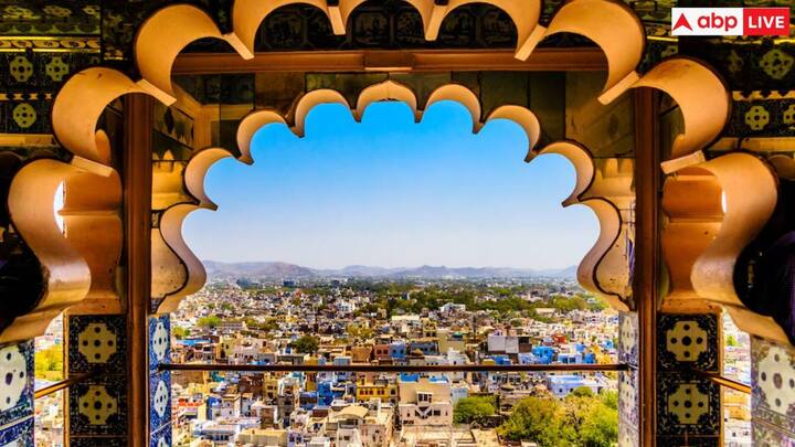 जयपुर:जयपुर की गुलाबी बलुआ पत्थर की दीवारें दिवाली के दौरान जीवंत रंगों से जगमगा उठती हैं, और जोहरी बाज़ार में लोक संगीतकार और प्रकाश प्रदर्शन होते हैं.