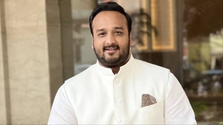 Maharashtra Assembly Election 2024 Vandre East MLA Zeeshan Siddique targets Maha Vikas Aghadi MVA Uddhav Thackeray Congress ‘साथ निभाना तो कभी इनकी…’, बांद्रा ईस्ट से उम्मीदवार उतारे जाने के बाद MVA पर भड़के MLA जीशान सिद्दीकी