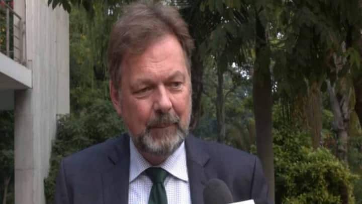 उन्होंने कहा, 'हमारे पास चीजों पर एक यूरो-केंद्रित दृष्टिकोण है, भारत इस दृष्टिकोण में बहुत कुछ जोड़ सकता है. मुझे पता है कि चांसलर और प्रधानमंत्री के बीच इन सवालों पर बहुत अच्छी बातचीत है, और मुझे यकीन है कि ये... (बैठक) के दौरान चर्चा में आएंगे.' जर्मन चांसलर ओलाफ शोल्ज की भारत यात्रा से पहले जर्मनी के राजदूत एकरमैन ने यहां अपने आवास पर मीडिया से बातचीत की।