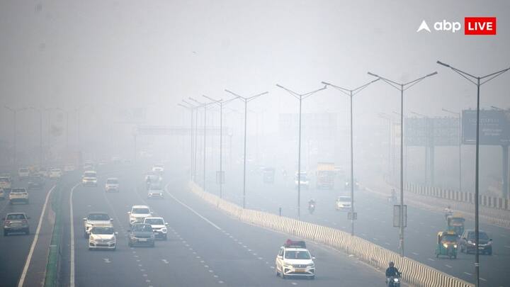बंगाल की खाड़ी में चक्रवाती तूफान दाना एक्टिव होता जा रहा है. पश्चिम बंगाल और बिहार सहित कई राज्यों में मौसम में बदलाव देखने को मिल सकता है. मौसम विभाग ने आज पश्चिम बंगाल में भारी बारिश का अलर्ट जारी किया है. बिहार के कुछ इलाकों में हल्की बारिश की संभावना जताई जा रही है.