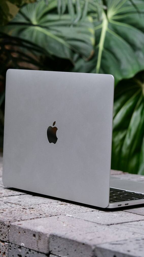 Diwali Sale में पहली बार इतना सस्ता हो गया Apple Macbook Air M1! यहां मिल रही डील