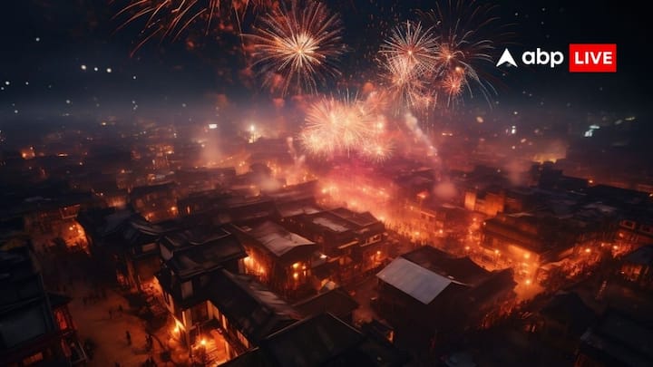 तमिलनाडु की बात करें तो यहां भी कई इलाकों में दीपावली नहीं मनाई जाती. यहां के लोग नरक चतुर्दशी का त्योहार धूमधाम से मानना ज्यादा पसंद करते हैं. कहते हैं कि भगवान श्री कृष्ण ने कार्तिक मास की कृष्ण पक्ष की चतुर्दशी तिथि को नरकासुर राक्षस का वध कर दिया था. हिंदू धर्म में इस दिन को छोटी दिवाली के रूप में मनाते हैं