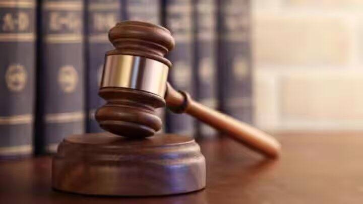 इसके अलावा अंततः आपके पास बीमा लोकपाल से शिकायत करने का अवसर भी है। बीमा लोकपाल आपकी समस्या सुनेगा और तुरंत उसका समाधान करेगा. अगर अस्पताल कैशलेस इलाज के लिए मना कर दे तो आप ये तरीके आजमा सकते हैं।